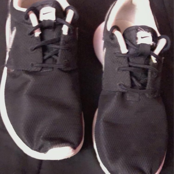 Nike’s roshes tuning shoes